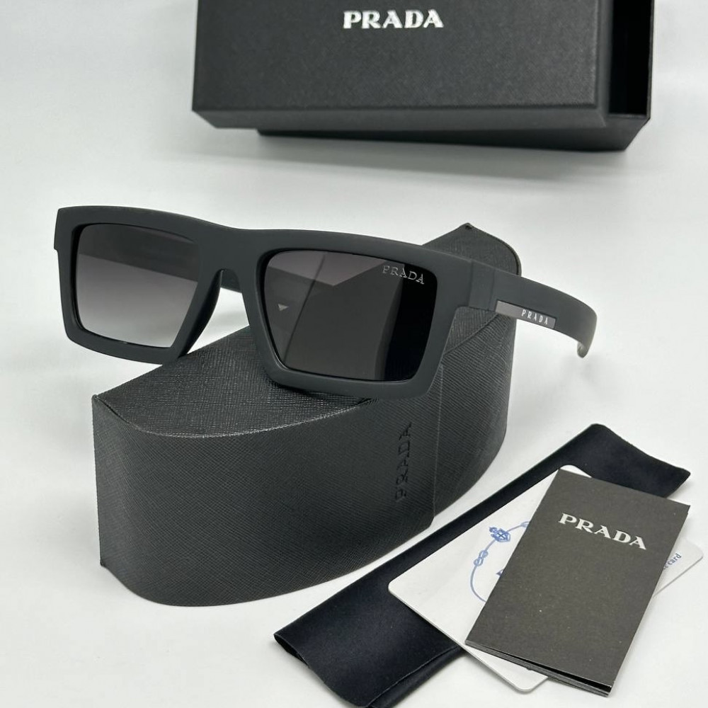 Очки Prada