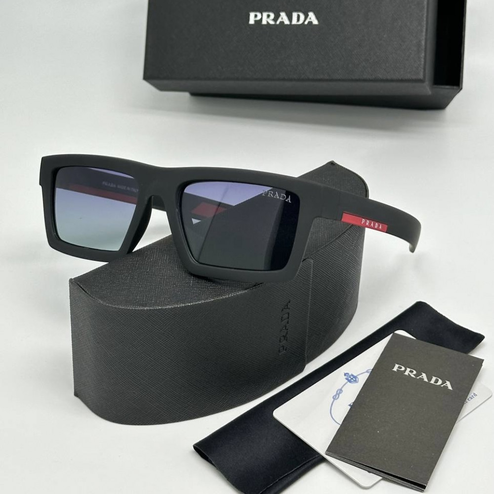 Очки Prada