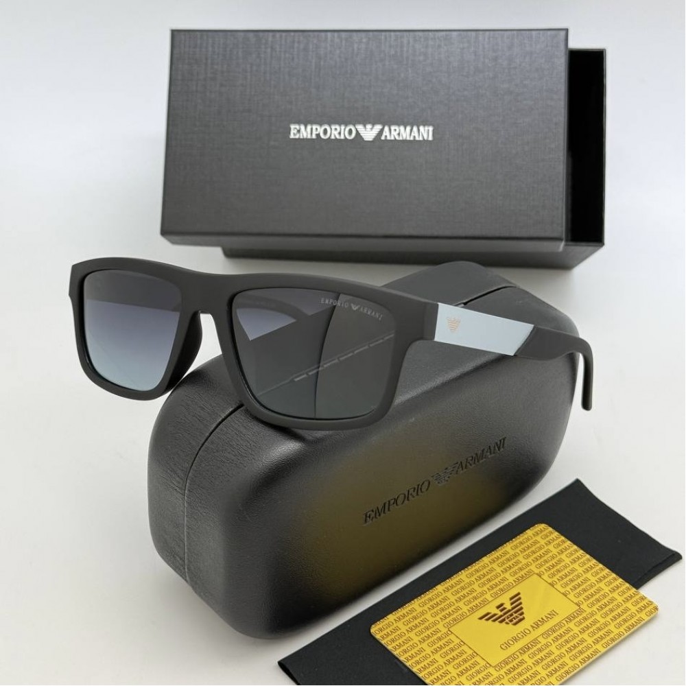 Солнцезащитные очки Emporio Armani
